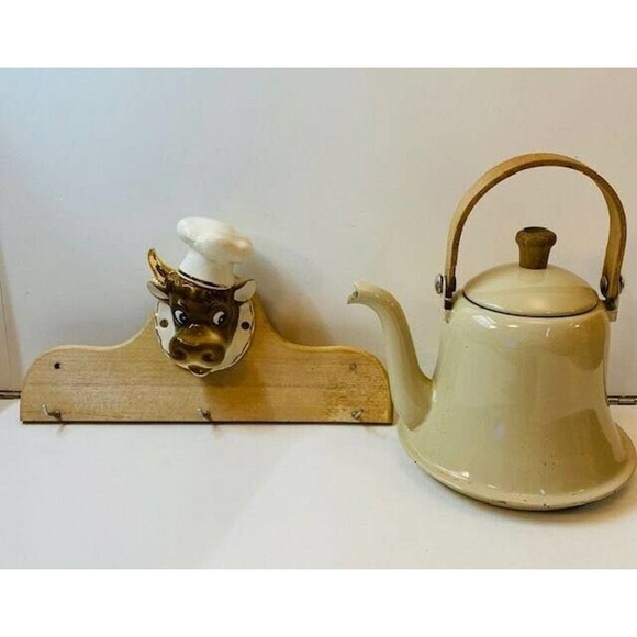 Vintage Ceramic Bull Cow Misc Apron Pot Holder Rack and Teapot SET of 2 - Picture 1 of 12